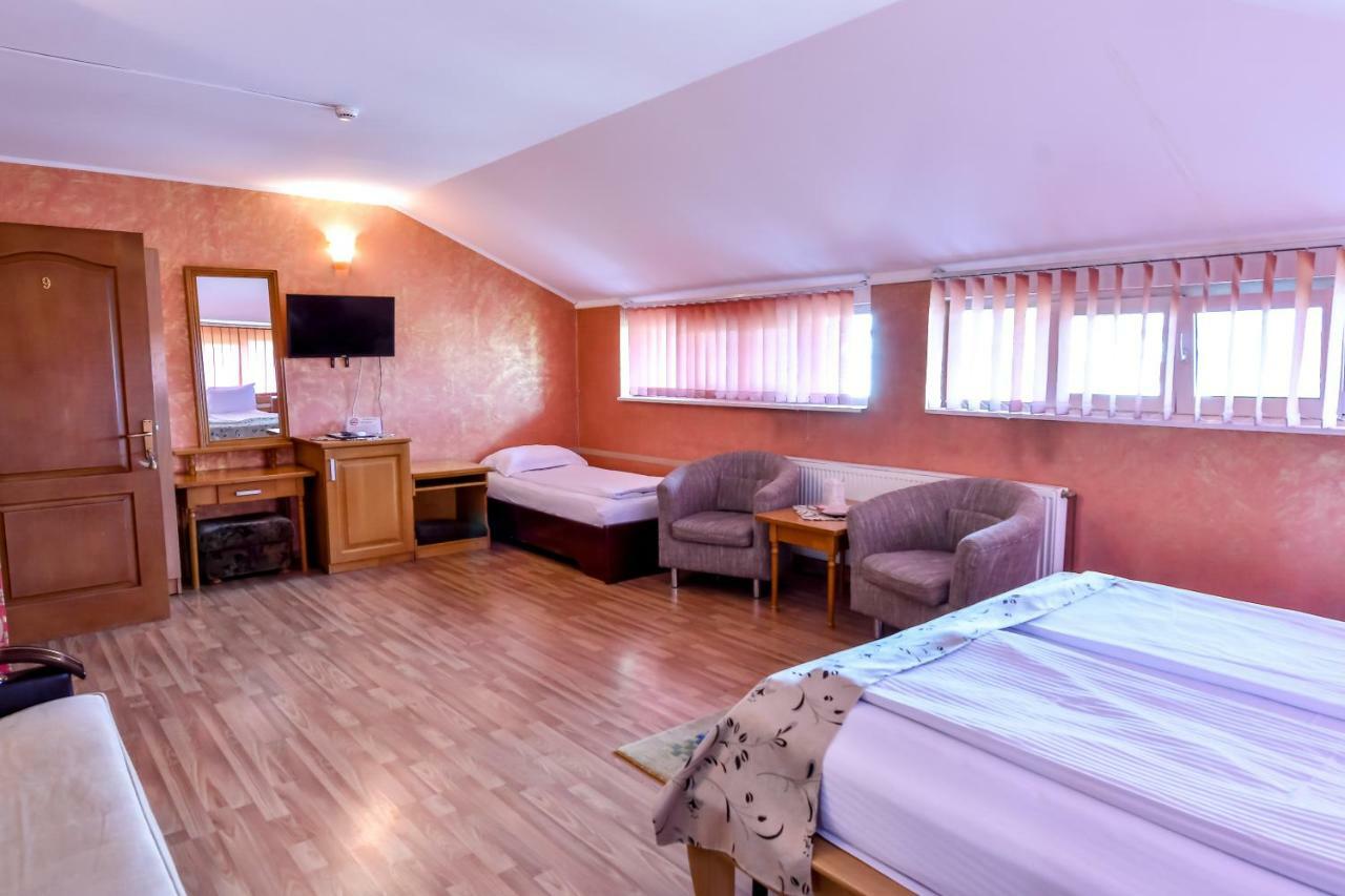 Motel Perla Sigheteana Sighetu Marmaţiei Buitenkant foto