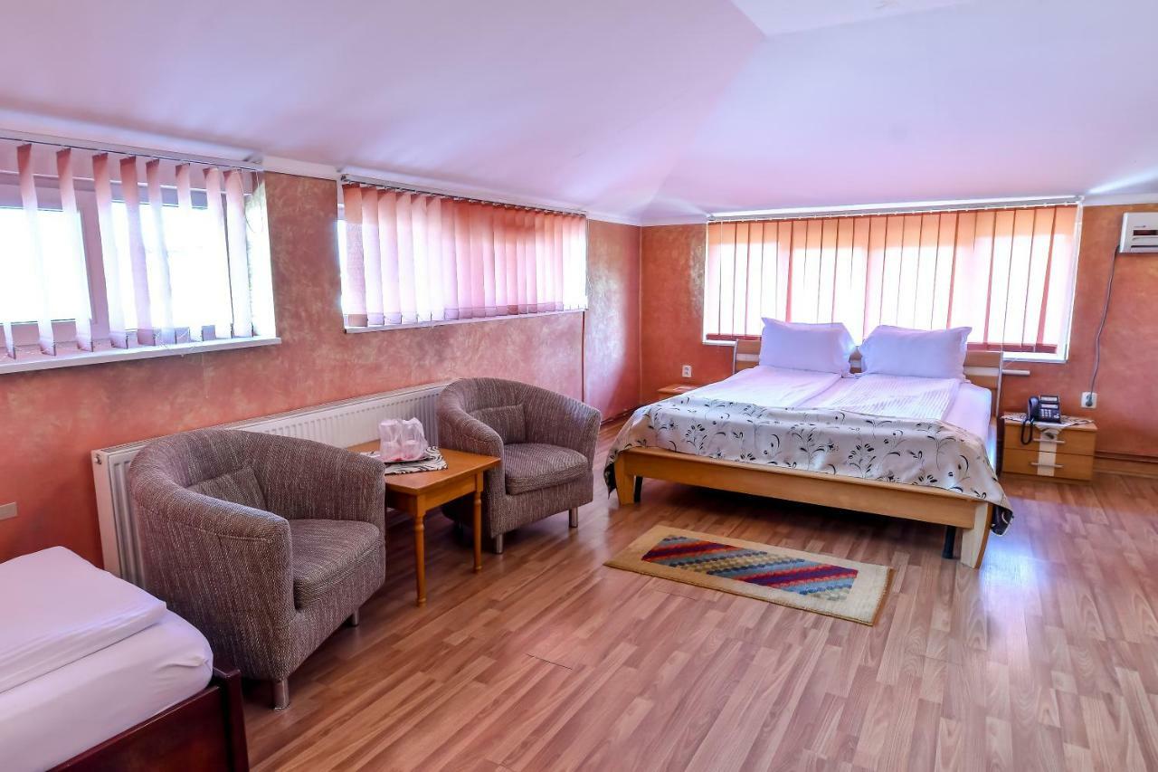 Motel Perla Sigheteana Sighetu Marmaţiei Buitenkant foto