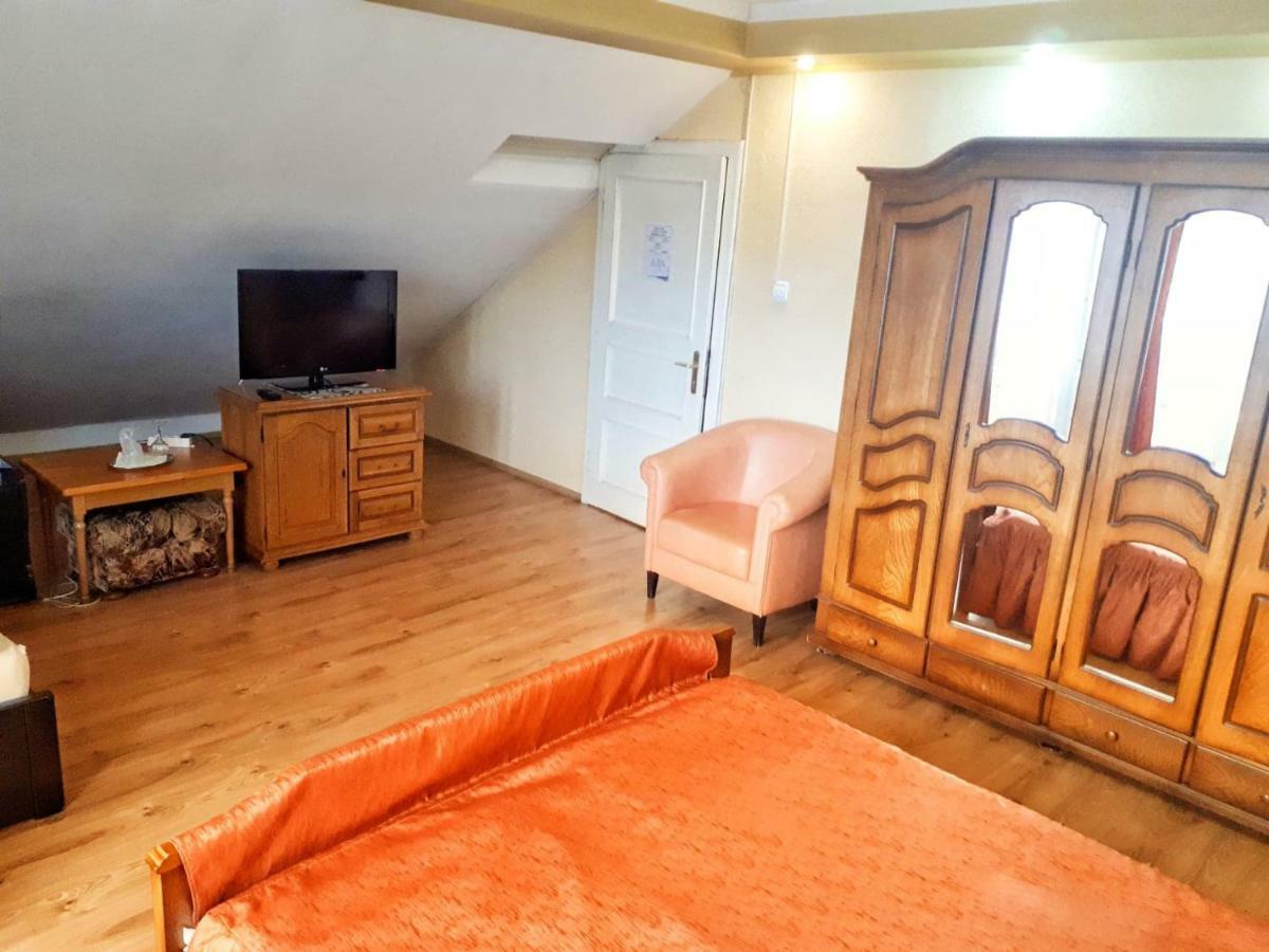 Motel Perla Sigheteana Sighetu Marmaţiei Buitenkant foto